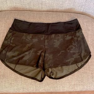 Lululemon 4" Speed Up Shorts Incognito Camo Multi Gator 12 Mid-Rise